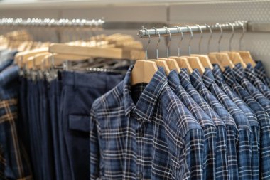 giyim mağaza alışveriş, iş moda ve reklam kavramı için alışveriş, gözlük dükkanı satırında