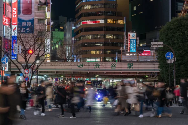 Tokyo Japan Feb 2019 Undefinierte Fussgänger Und Autofans Gehen Über — Stockfoto