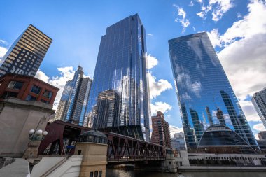 Chicago Riverwalk Cityscape nehir tarafı, ABD şehir silüeti, mimari ve Turizm konsepti ile bina