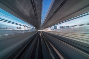 Furistic sahne hareket bulanıklığı tokyo Japonya tren Yurikamome Tokyo, Japonya için tünel arasında hareket satırının hareket