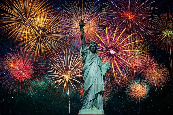 Statue Liberty Multicolor Fireworks Celebrate Milky Way Background 4Th July — Stock Photo, Image