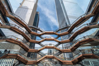 New York, ABD-Nisan 2019: tanımlanmamış çeşitli turistler 2 Nisan 2019, ABD 'de New York 'un yeni dönüm noktası ziyaret ediyor. Gemi bir kamu yapısı ve 15 Mart 2019 tarihinde açıldı