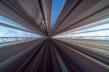 Furistic sahne hareket bulanıklığı tokyo Japonya tren Yurikamome Tokyo, Japonya için tünel arasında hareket satırının hareket