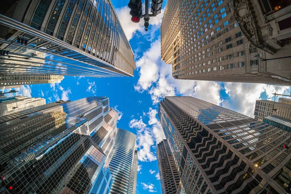 Ángulo Ascendente Con Escena Ojo Pez Del Rascacielos Downtown Chicago — Foto de Stock