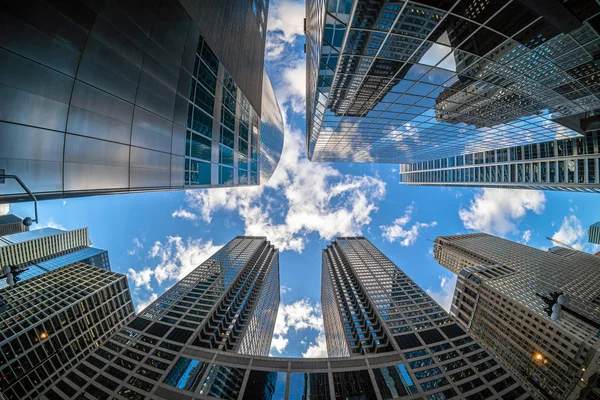 Ángulo Ascendente Con Escena Ojo Pez Del Rascacielos Downtown Chicago — Foto de Stock