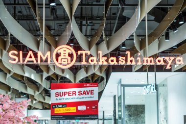 BANGKOK, THAILAND - Haziran 2020: SIAM Takashimaya mağazası 14 Haziran 2020 'de Bangkok, Tayland' da. Ben ve Takashimaya mağazası 9 Kasım 2018 'de açıldı..