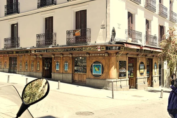 Originele Wijn Bierwinkel Madrid Chueca Een Interessante Wijk Met Een — Stockfoto