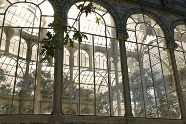 Retiro Garden'daki Cristal Sarayı. Madrid, İspanya.