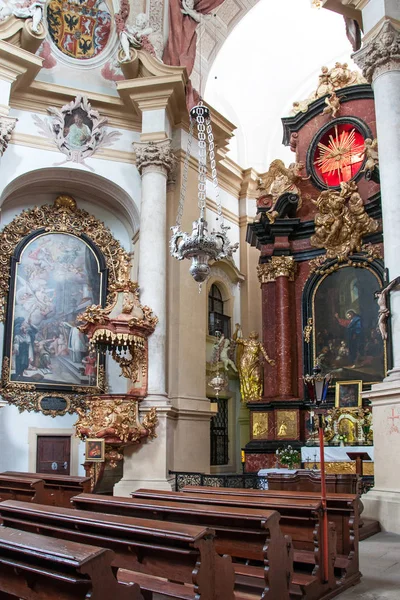 捷克共和国库克斯 2019年5月16日 2013 2015年修复后 在库克斯村1692年恢复后 在宽阔的巴洛克式医院建筑群中圣三一教堂的内部 — 图库照片
