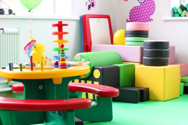 Çocuk ahşap sonunda plastik oyuncakları öğrenme becerileri için