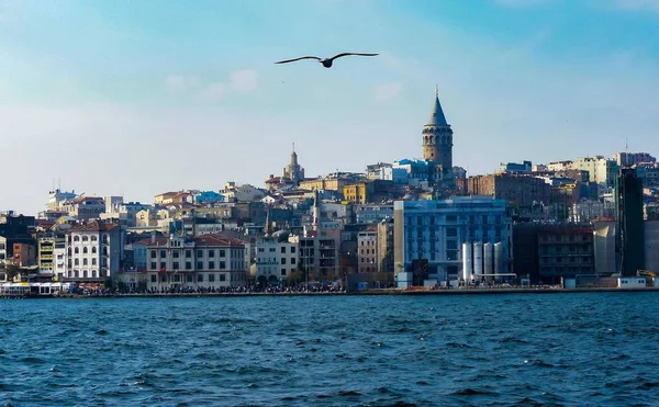 Vista de la parte histórica de Estambul desde Bósforo — Foto de Stock