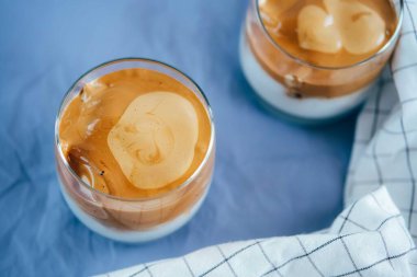 Kremalı Dalgona kahvesi.