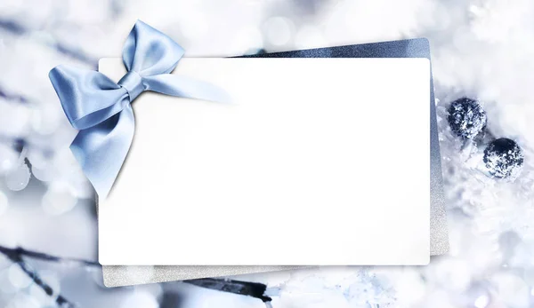 Ajándék Vagy Üdvözlés Kártya Val Kék Szalag Homályos Karácsonyi Kékre — Stock Fotó