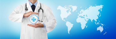 uluslararası seyahat sağlık sigortası kavramı, doktor elleri p