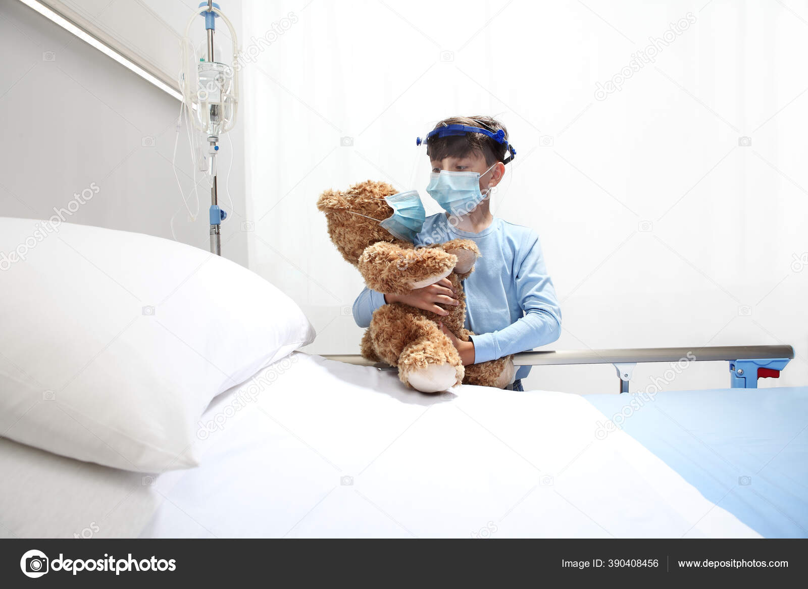 Crianca Hospital Brincar Com Ursinho Pelucia Cama Vestindo Viseira Protetora Stock Photo C Amedeoemaja 390408456 - https br depositphotos com 390408456 stock photo child hospital play teddy bear html the bear stack roblox mascara de urso crianca pequena criancas Crianca Hospital Brincar Com Ursinho Pelucia Cama Vestindo Viseira Protetora Stock Photo C Amedeoemaja 390408456 - the bear stack roblox mascara de urso crianca pequena criancas