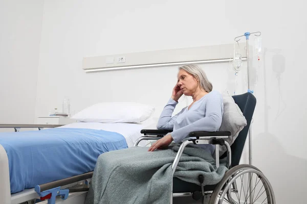 Sad Pensive Elderly Woman Abandoned Forgotten Isolated Wheelchair Bed Hospital — Stock Photo, Image