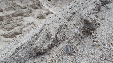 Kaliteli kum ulanına sahip yapı malzemesi, binayı güçlü ve sağlam hale getirir