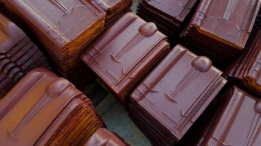 Çamur. Eski bina metodlarından biri.