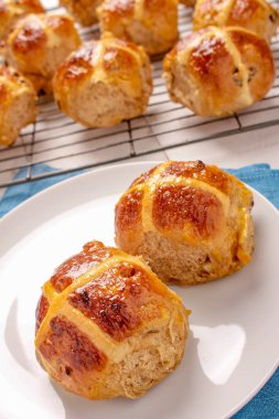 taze pişmiş sıcak cross buns