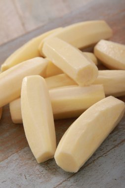 Doğrama Kurulu üzerinde yabani havuç döndü