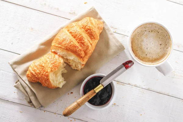 Fresh Baked Croissant Breakfast — Stock Photo, Image