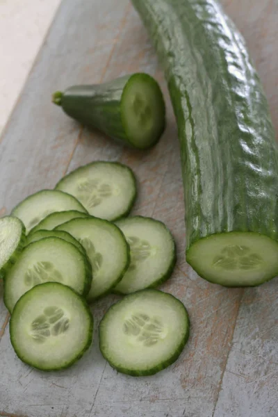 Pepino Rodajas Tabla Picar — Foto de Stock