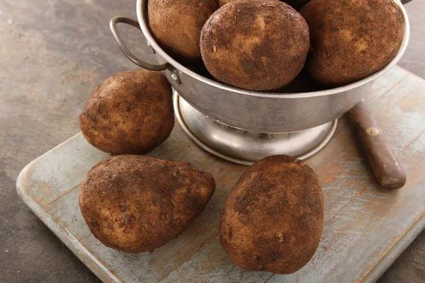 Unwashed Potatoes Colander — Stock Photo, Image