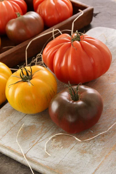 Frische Reife Tomatensorten — Stockfoto
