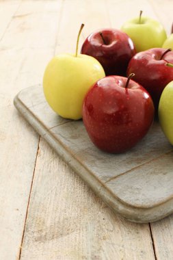 taze sağlıklı olgun elma