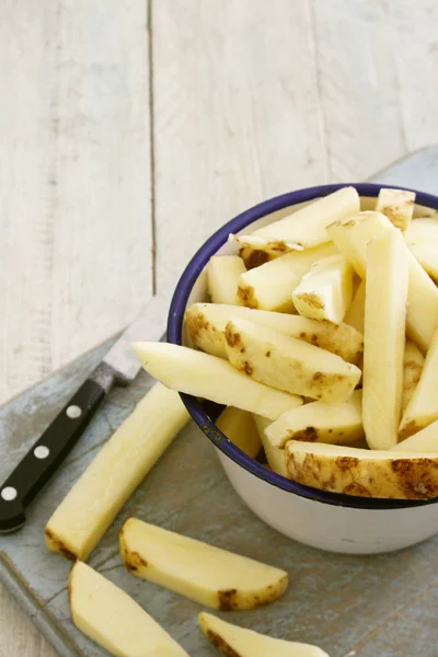 Batatas Picadas Cruas Preparadas — Fotografia de Stock