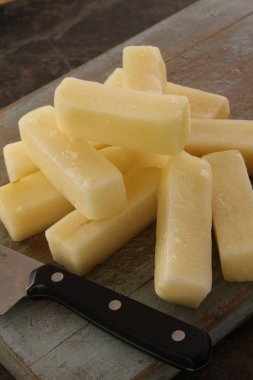 hazırlanan ham yontma patates 