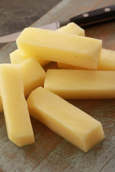 Приготовленный Сырой Картофель — стоковое фото