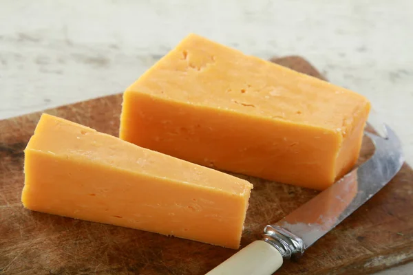 Preparing Dairy Cheese Portions — Stock Photo, Image