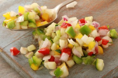 doğranmış karışık sebze ratatouille için