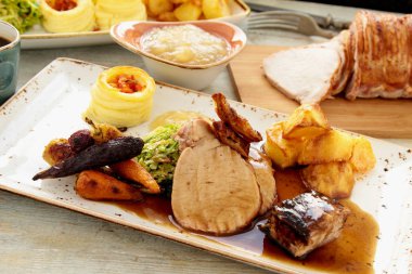 Taze lezzetli kaplama domuz ana