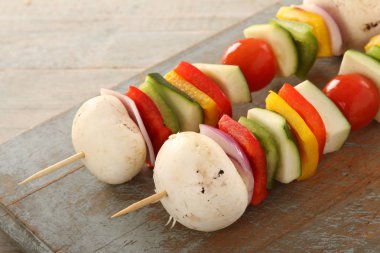 pişmemiş taze sebze kebabı