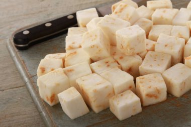 lezzetli taze kereviz hazırlanıyor