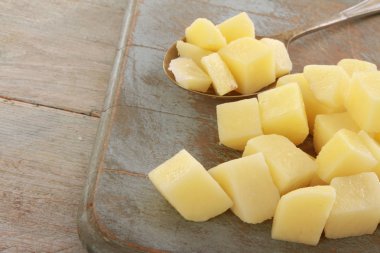 küp ve doğranmış patates