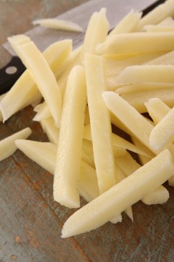 hazırlanan ham yontma patates 