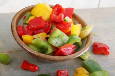 karışık biber kıyılmış ve doğranmış