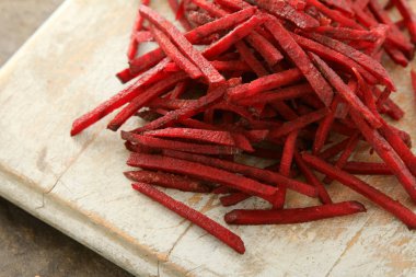 sağlıklı taze pancar hazırlanıyor