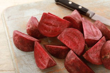 sağlıklı taze pancar hazırlanıyor