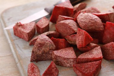 sağlıklı taze pancar hazırlanıyor