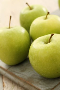 taze sağlıklı elma hazırlanıyor