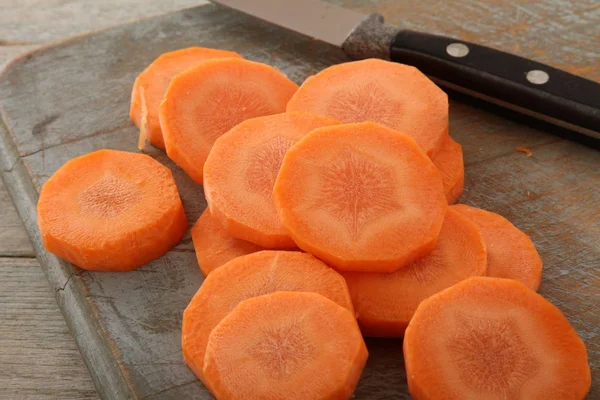 Приготовление Здоровой Свежей Моркови — стоковое фото