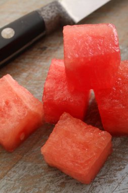 taze kavun meyve hazırlanıyor