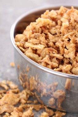 çıtır çıtır kızarmış soğan yemek