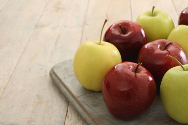 taze yeme elma hazırlanıyor