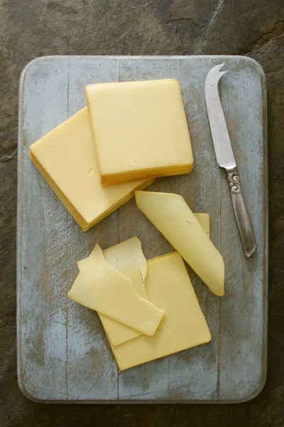 Preparing Dairy Cheese Portions — Stock Photo, Image
