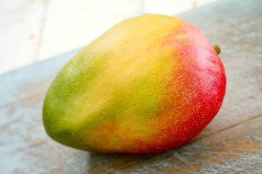 taze olgunlaştı mango hazırlanıyor